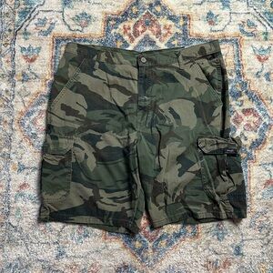 Wrangler Camouflage Cargo Shorts Size 37